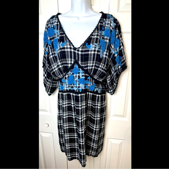 ANTHROPOLOGIE A+ Sarah Tunic Dress Black White Plaid Blue Floral Embroidered - Picture 2 of 15